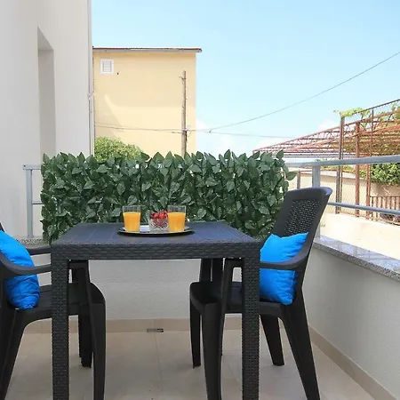 Apartmani Lovre Makarska Exterior photo