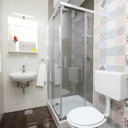 Apartmani Lovre Makarska Exterior photo