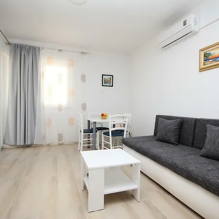 Apartmani Lovre Makarska Exterior photo