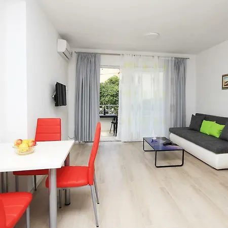 Apartmani Lovre Makarska Exterior photo