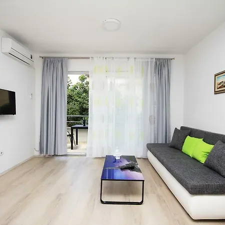 Apartmani Lovre Makarska Exterior photo