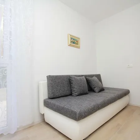 Apartmani Lovre Makarska Exterior photo