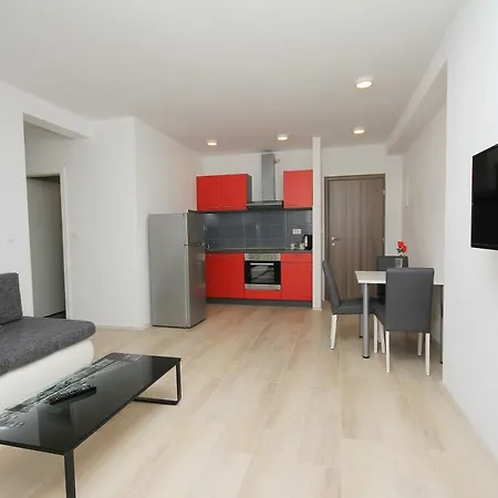 Apartmani Lovre Makarska Exterior photo