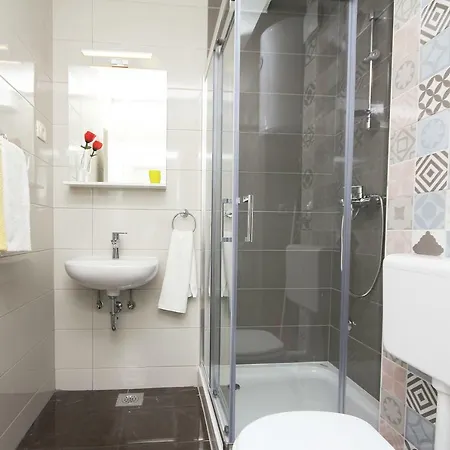Apartmani Lovre Makarska Exterior photo