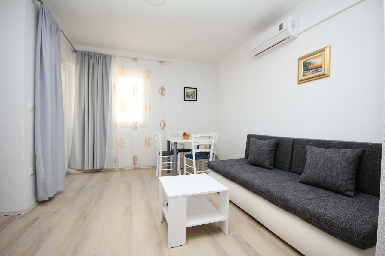 Lovre Apartment Makarska